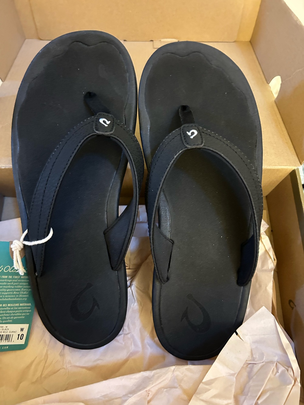 OluKai ‘OHANA Women’s Black Sandals NIB size 10